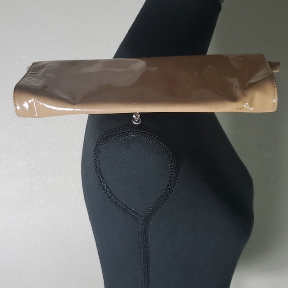 Stuart Weitzman - Picture 4 of 7